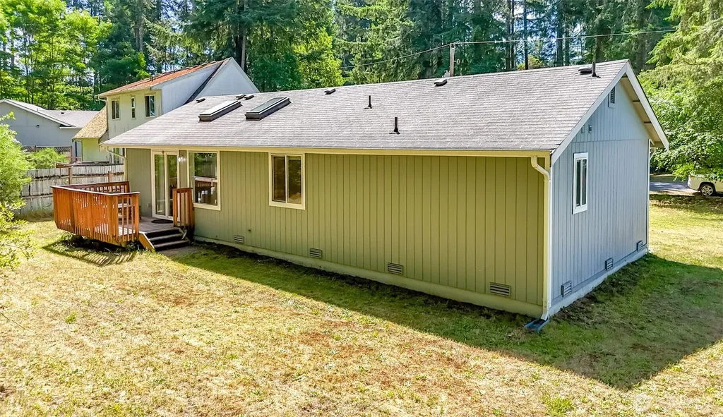 19105 17th St SW Lakebay WA 98349
