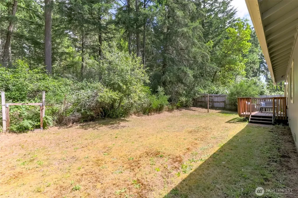 19105 17th St SW Lakebay WA 98349