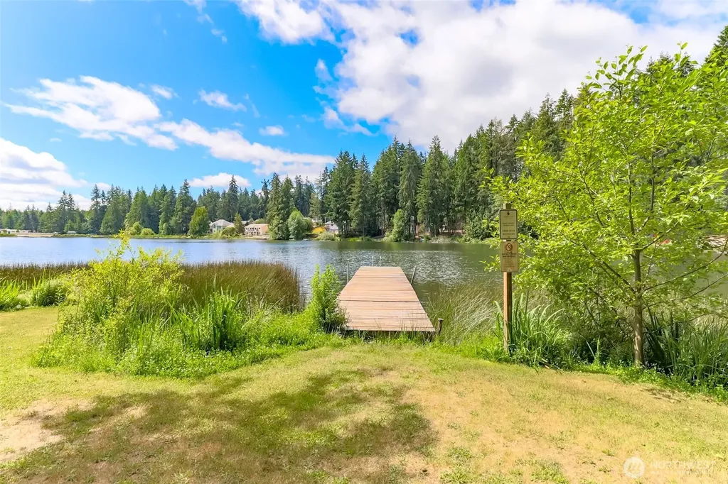 19105 17th St SW Lakebay WA 98349