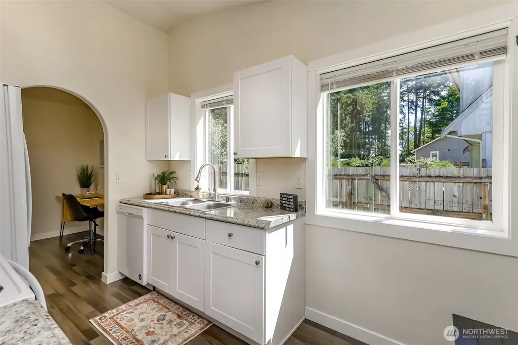 19105 17th St SW Lakebay WA 98349