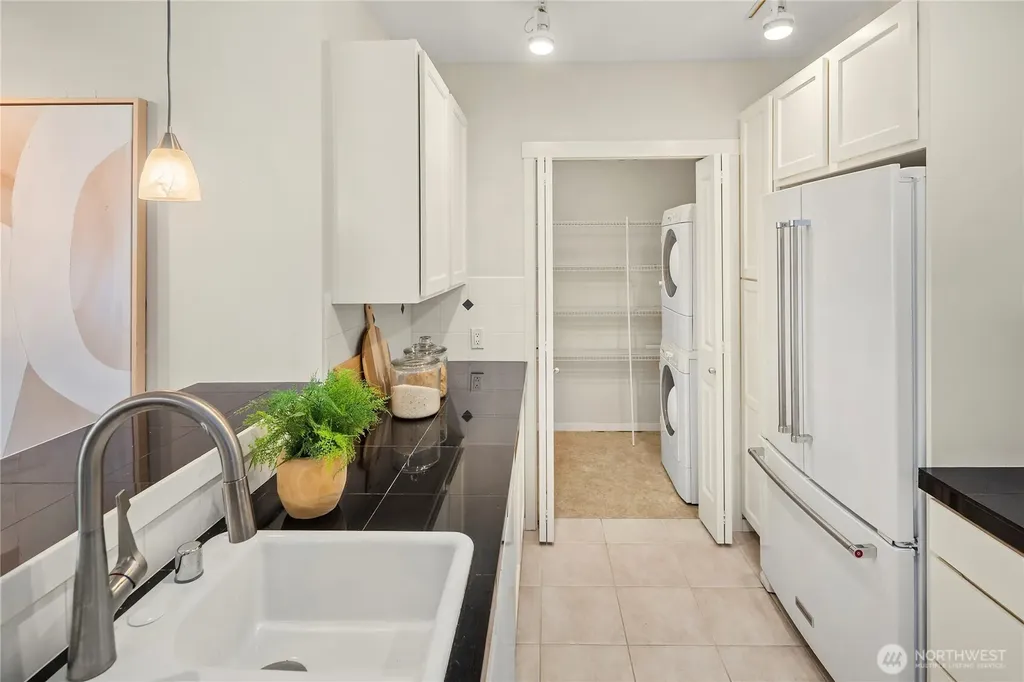 2901 NE Blakeley Street Seattle WA 98105