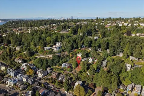 0 58th Place SW Seattle WA 98116