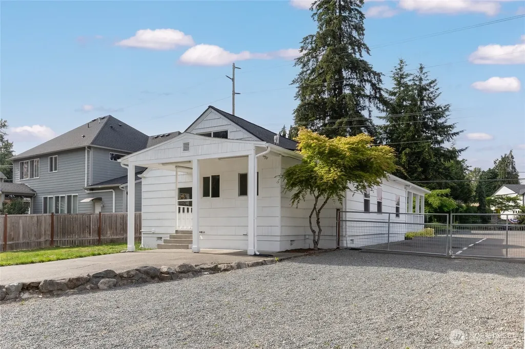 11822 24th Street E Edgewood WA 98372