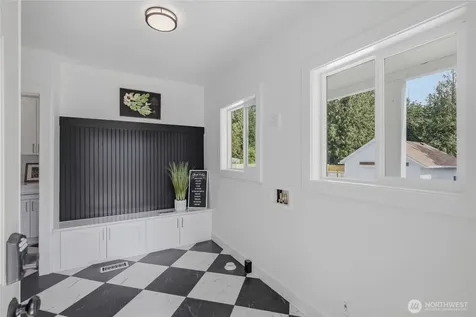 11822 24th Street E Edgewood WA 98372