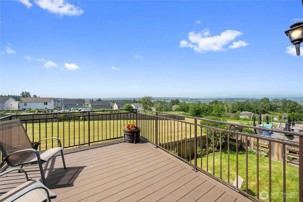 6916 37th Place NE Marysville WA 98270