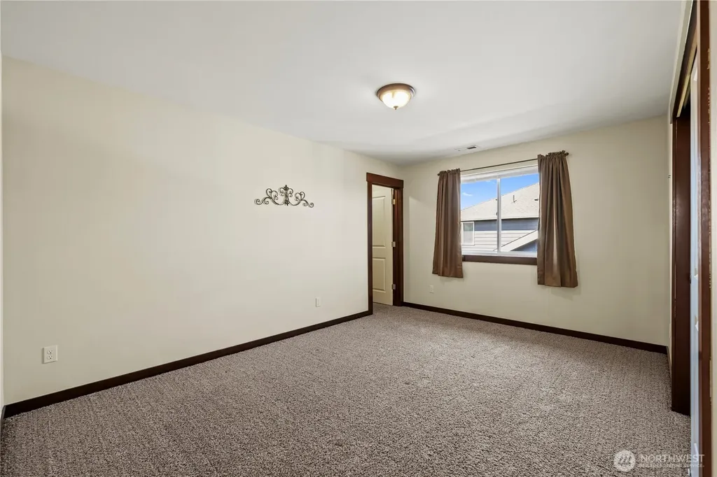 6916 37th Place NE Marysville WA 98270