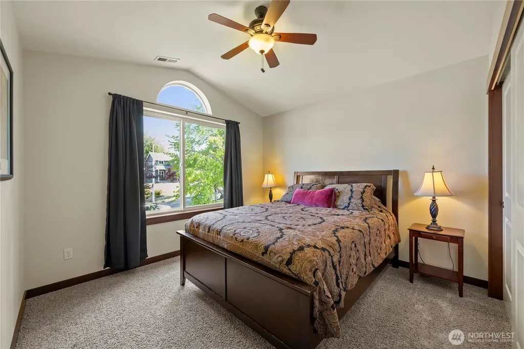 6916 37th Place NE Marysville WA 98270