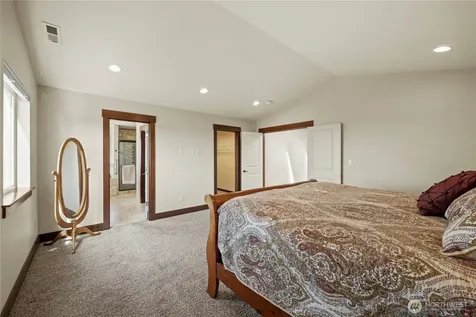 6916 37th Place NE Marysville WA 98270