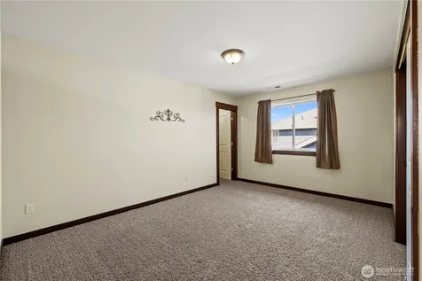 6916 37th Place NE Marysville WA 98270