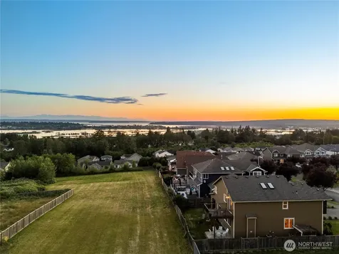 6916 37th Place NE Marysville WA 98270