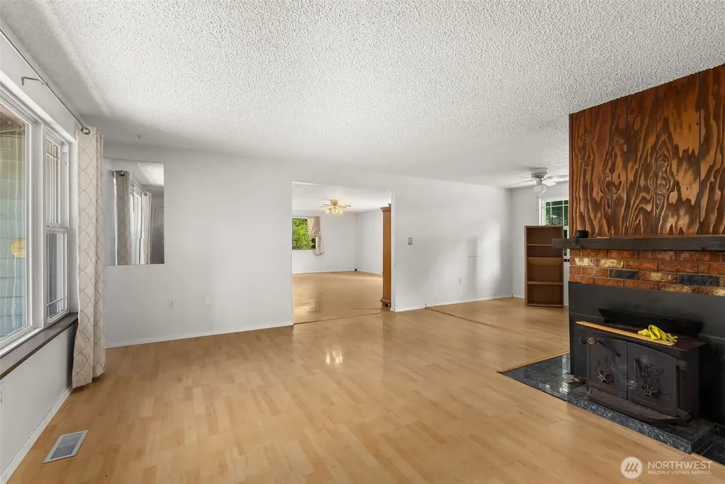 7126 80th Street NW Gig Harbor WA 98335