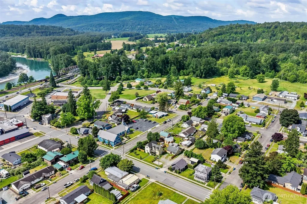 307 3rd Street Sultan WA 98294