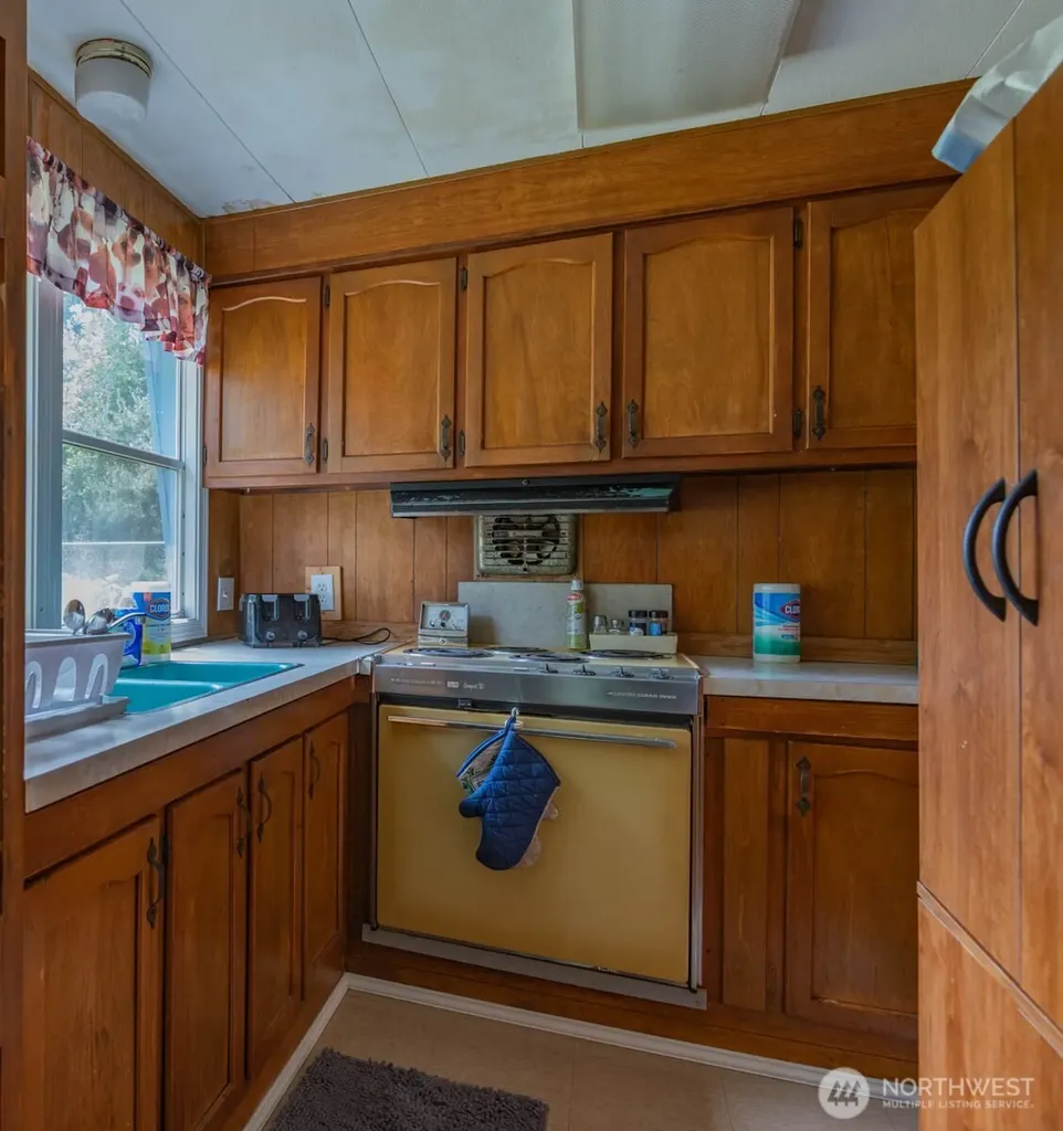 239 Robinson Road Port Angeles WA 98362