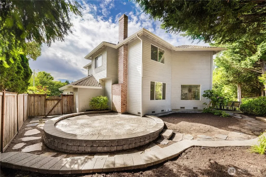 2636 232nd Place SE Sammamish WA 98075