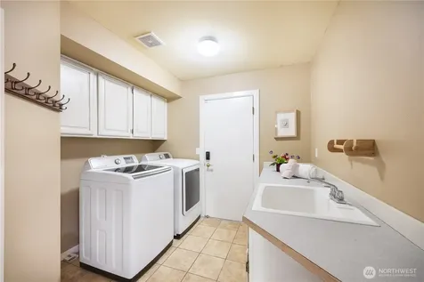 2636 232nd Place SE Sammamish WA 98075