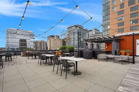 1085 103rd Avenue NE Bellevue WA 98004