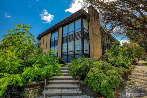 1441 E Aloha Street Seattle WA 98112