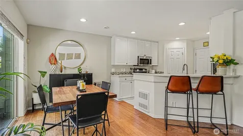 511 Elma Place NE Renton WA 98059