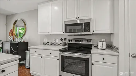 511 Elma Place NE Renton WA 98059