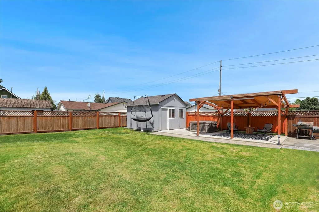 710 2nd Street SW Puyallup WA 98371