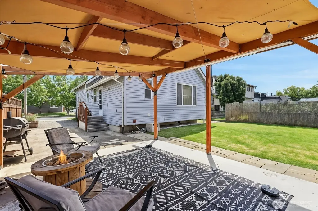 710 2nd Street SW Puyallup WA 98371