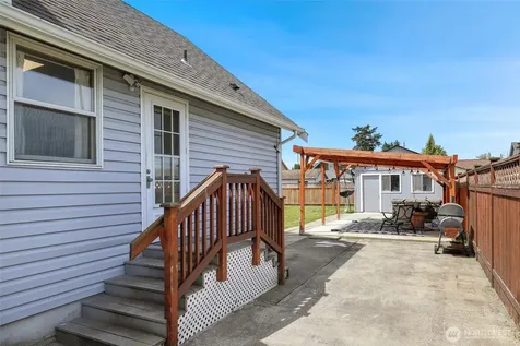 710 2nd Street SW Puyallup WA 98371