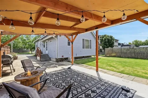 710 2nd Street SW Puyallup WA 98371