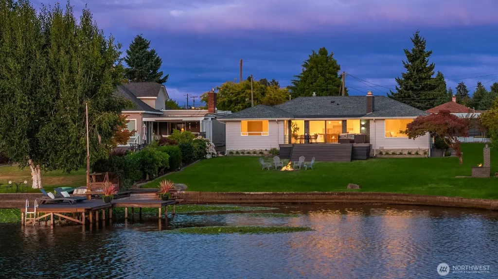 15413 11th Avenue SW Burien WA 98166