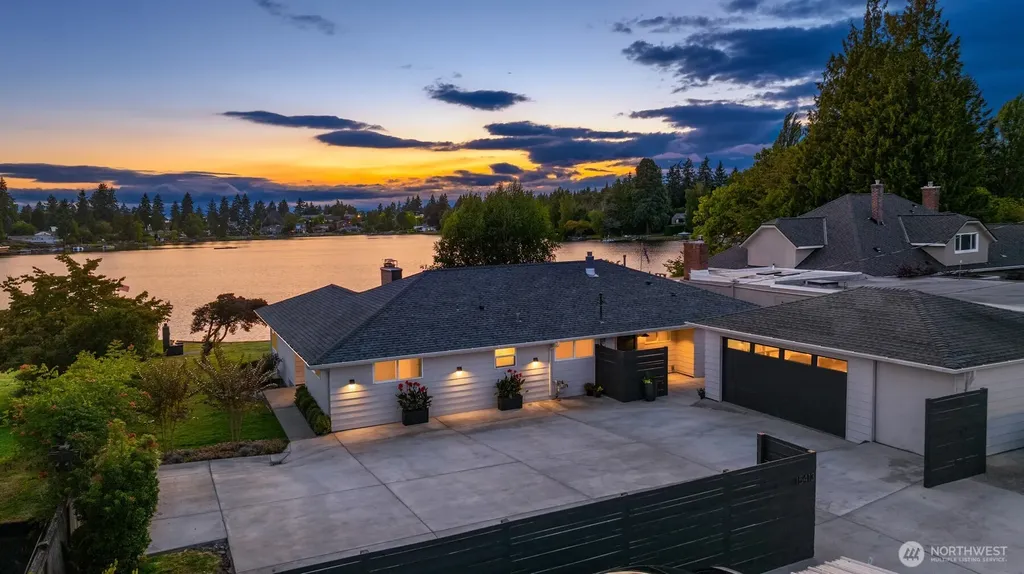 15413 11th Avenue SW Burien WA 98166