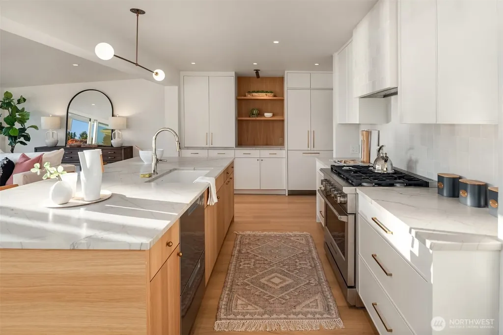 15413 11th Avenue SW Burien WA 98166