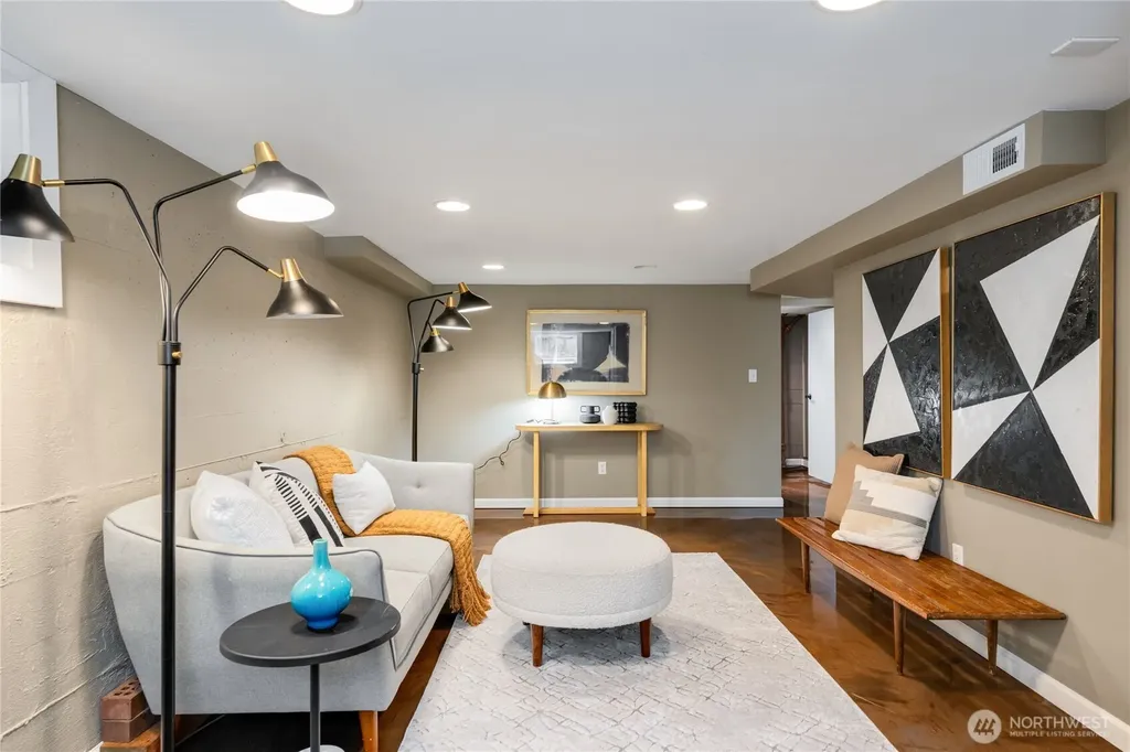 7751 Dibble Avenue NW Seattle WA 98117