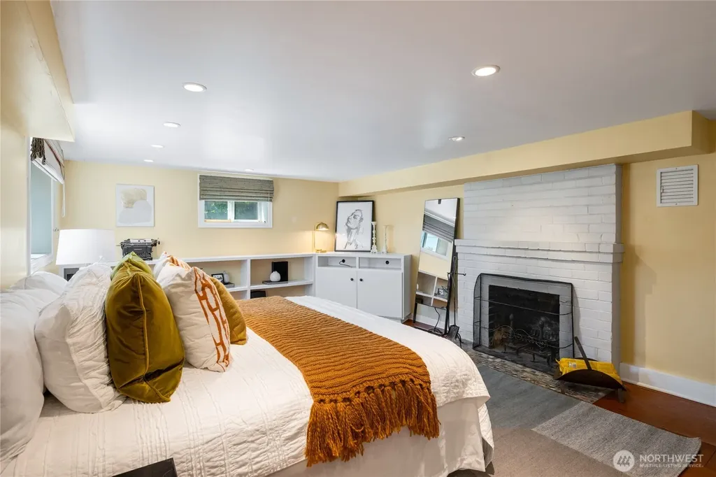 7751 Dibble Avenue NW Seattle WA 98117
