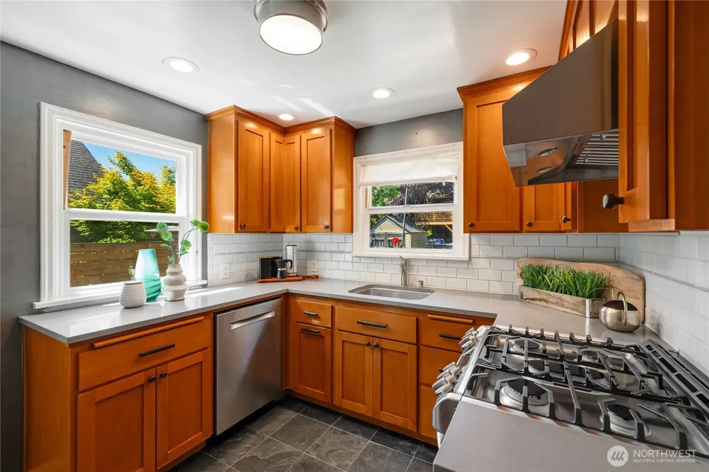 7751 Dibble Avenue NW Seattle WA 98117