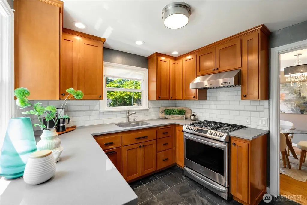 7751 Dibble Avenue NW Seattle WA 98117