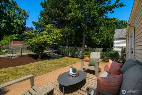 7751 Dibble Avenue NW Seattle WA 98117