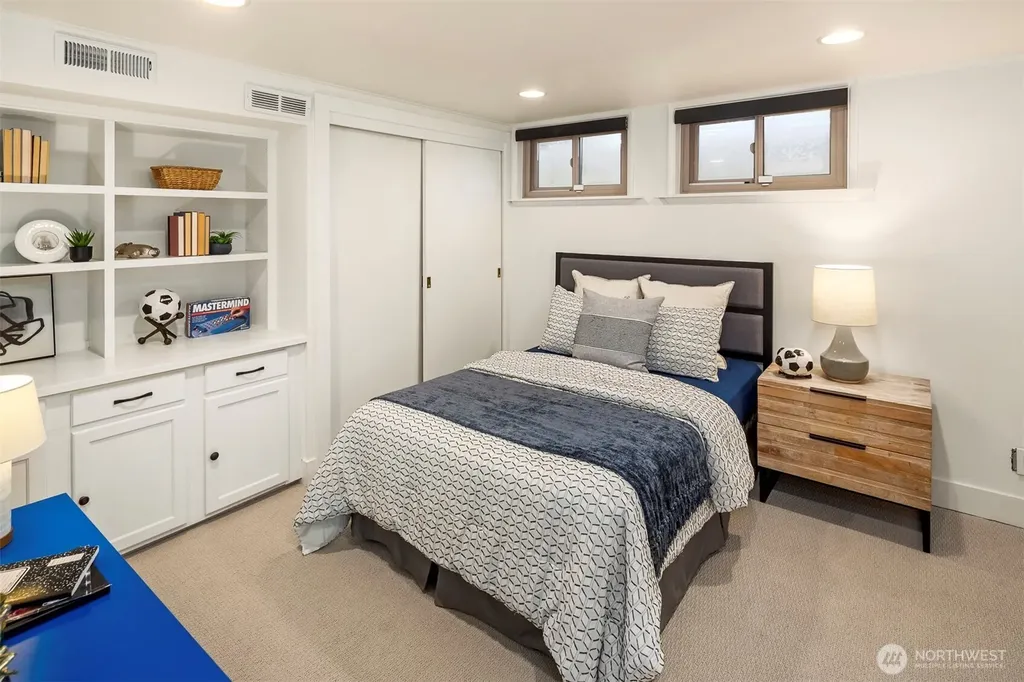 8459 40th Avenue SW Seattle WA 98136