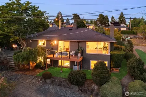 8459 40th Avenue SW Seattle WA 98136