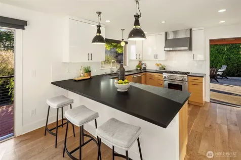 8459 40th Avenue SW Seattle WA 98136
