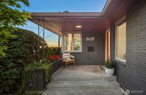 8459 40th Avenue SW Seattle WA 98136