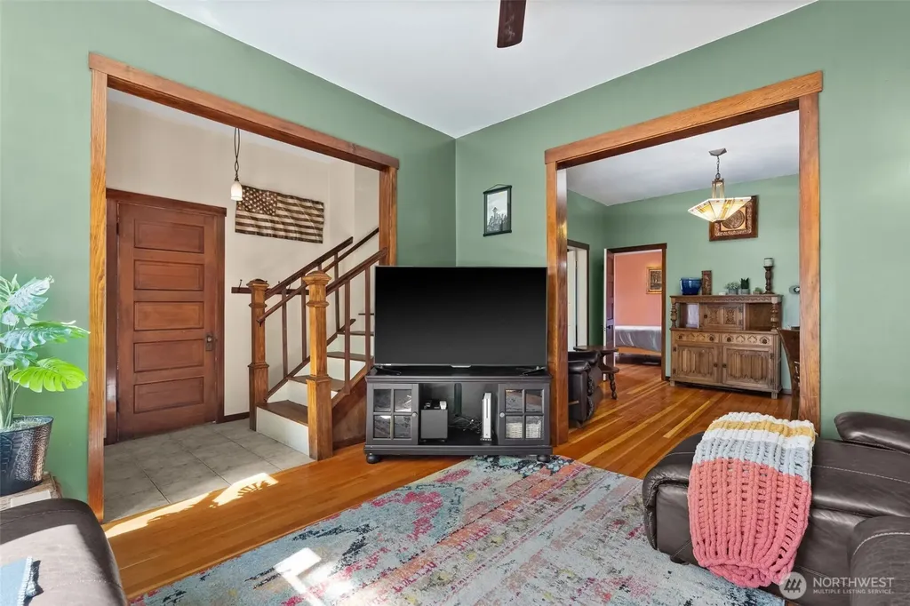 611 S Grant Avenue Tacoma WA 98405