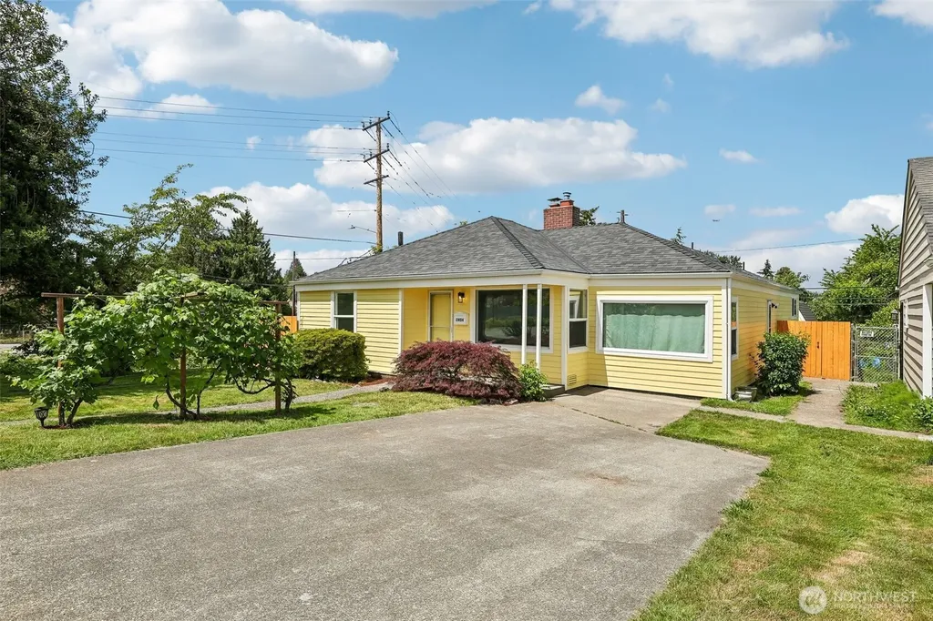 2404 S 121st Street Seattle WA 98168