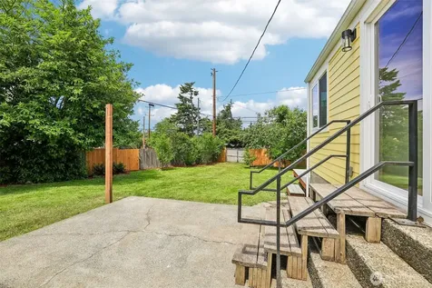 2404 S 121st Street Seattle WA 98168