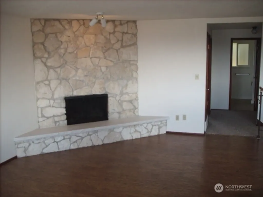 1917 Willow Lane W University Place WA 98466