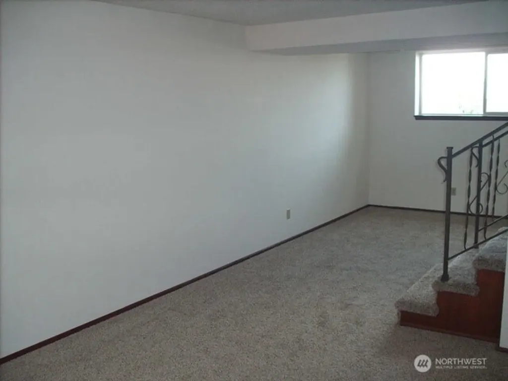 1917 Willow Lane W University Place WA 98466