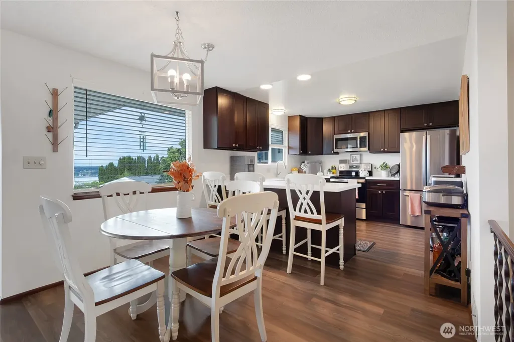 1917 Willow Lane W University Place WA 98466