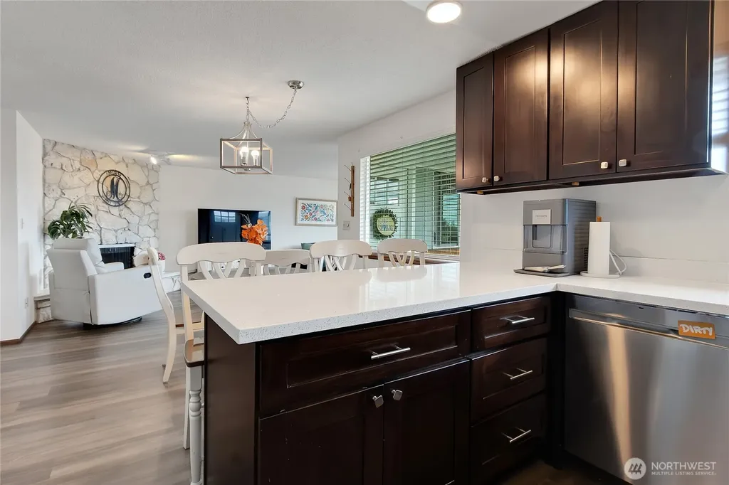1917 Willow Lane W University Place WA 98466