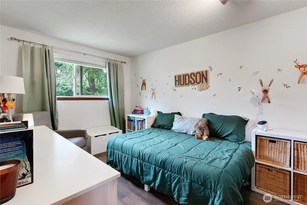 1917 Willow Lane W University Place WA 98466