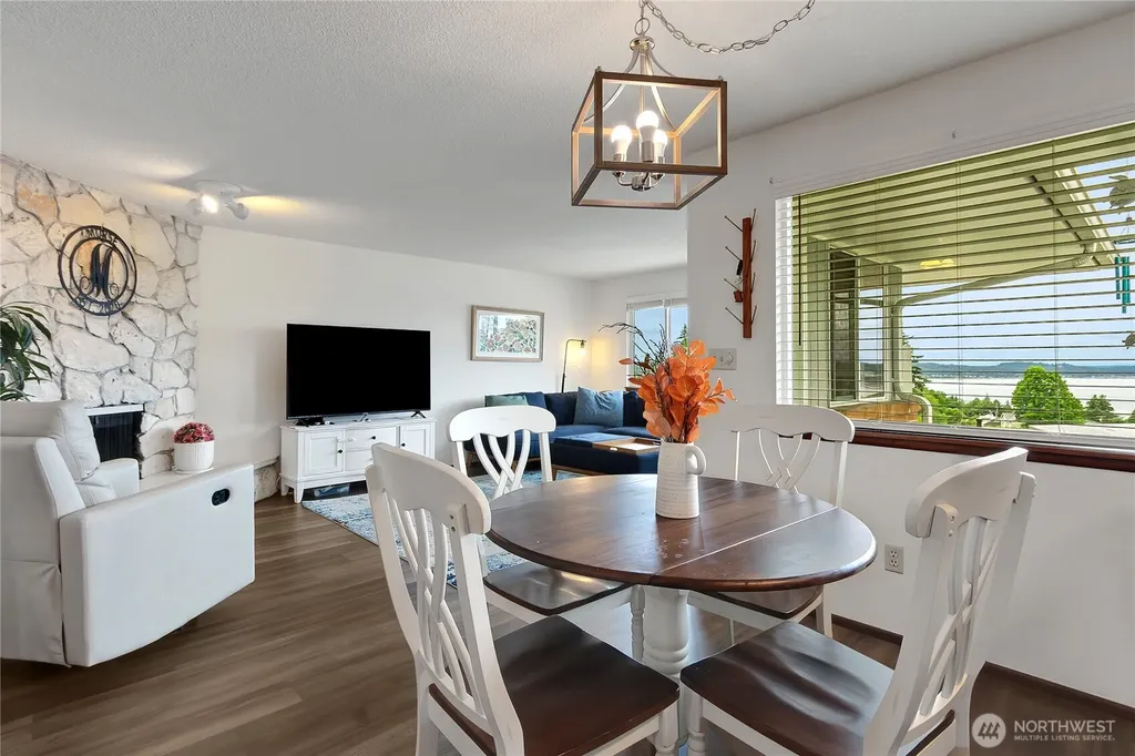 1917 Willow Lane W University Place WA 98466