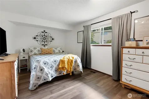 1917 Willow Lane W University Place WA 98466