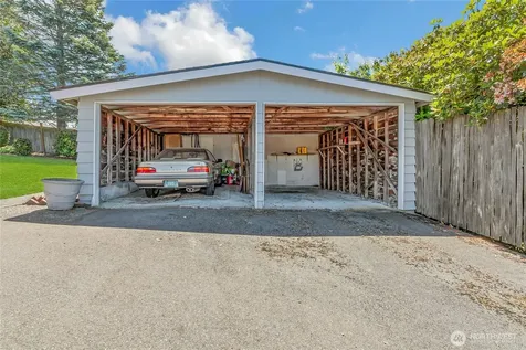1917 Willow Lane W University Place WA 98466